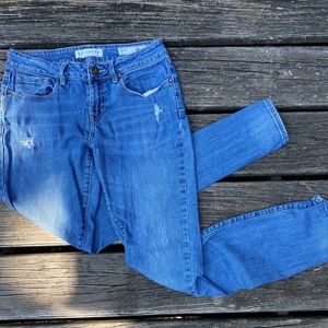 Bullhead Low Rise Skinny Jeans